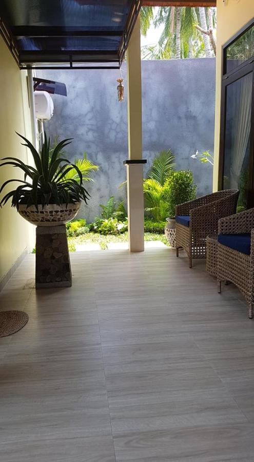 Mias Jungle House Hotel โลวินา ภายนอก รูปภาพ