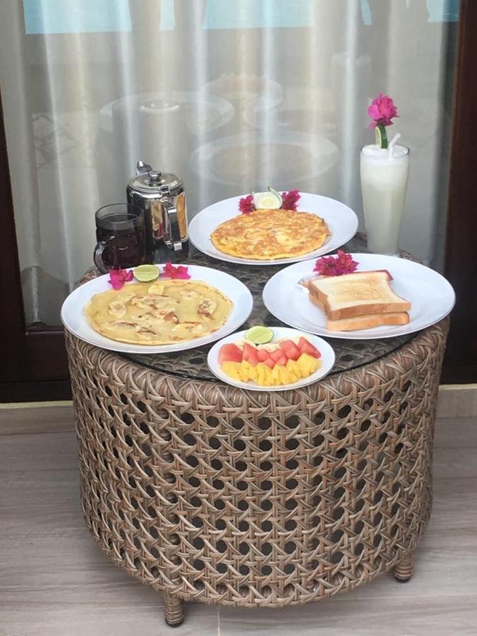 Mias Jungle House Hotel โลวินา ภายนอก รูปภาพ