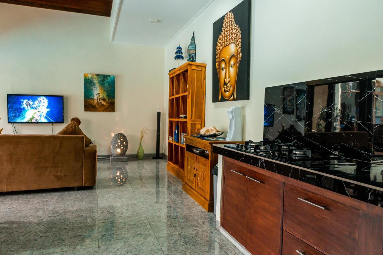 Mias Jungle House Hotel โลวินา ภายนอก รูปภาพ