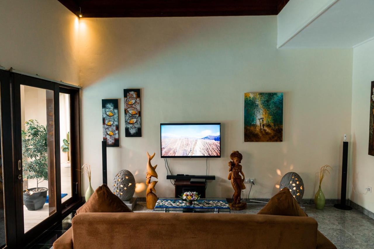Mias Jungle House Hotel โลวินา ภายนอก รูปภาพ